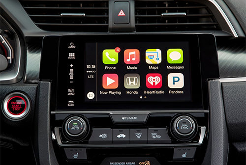 Màn hình cảm ứng 7 inch hỗ trợ kết nối Apple CarPlay và Android Auto.